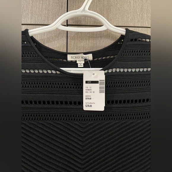 New Ronny Kobo knit maxi dress with chevron ribbed detail. Long sleeve. - Picture 2 of 6